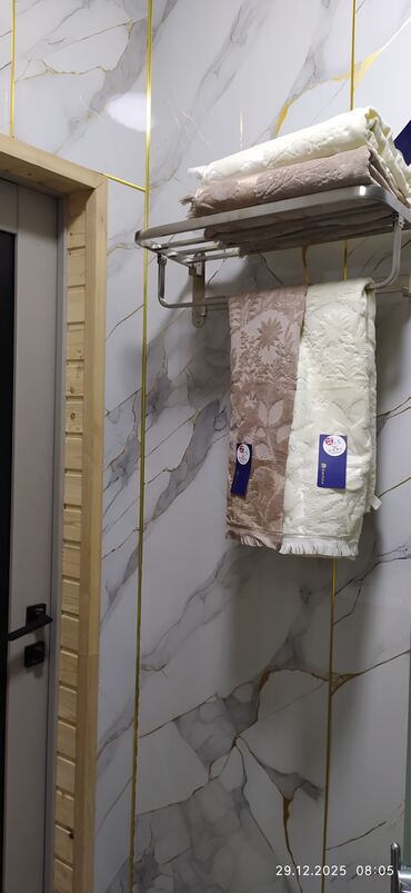 Посуточная аренда домов: В г.Каракол сдается барнхаус, теплый свеже построенный состоящий из — 12