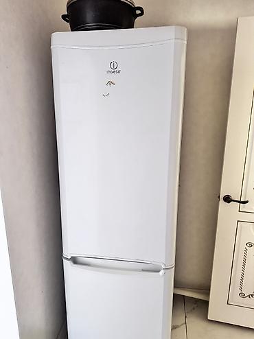 холодильник 12в: Холодильник Indesit, двухкамерный, с нижней морозильной камерой — 2