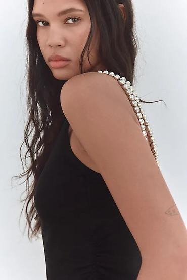 Matraslar: ZARA metal muncuqlu asqısı olan bluz L razmerdir ama dar kalıpdır ona — 9