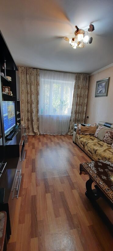 2 комнатные квартиры в бишкеке продажа: 2 комнаты, 47 м², Индивидуалка, 1 этаж, Косметический ремонт