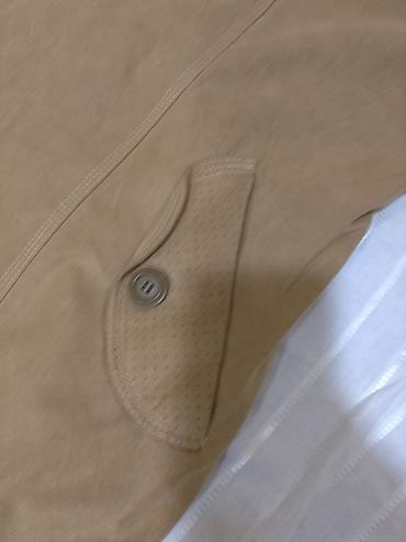 armani kacket: Ženska jakna u boji kamile,sa izuzetnim detaljima,odaje utisak — 5