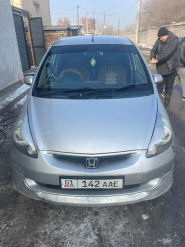 Honda: Honda Fit: 2002 г., 1.3 л, Вариатор, Бензин, Седан