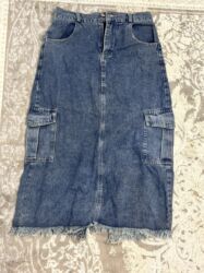 Ətəklər: L razmer 38,40 razmer geyinən xanımlara olar. 1 defe geyinilib baha