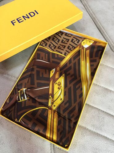 Baş geyimləri: Brend şərflərin və yaylıqların replikası, qiymətlər 25 manatdan — 16