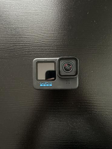 GoPro Hero 10 kamerası satılır. Şəkildə gördüyünüz kamera təp-təzədir