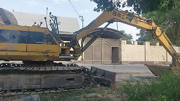 продаю кран: Экскаватор, Komatsu, Гусеничный — 2