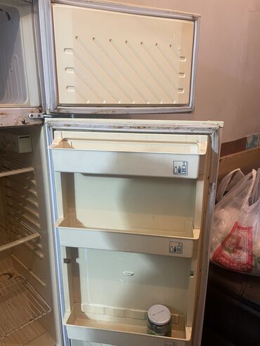 dispenser qiymeti: Б/у 2 двери Cinar Холодильник Продажа, цвет - Белый, С диспенсером