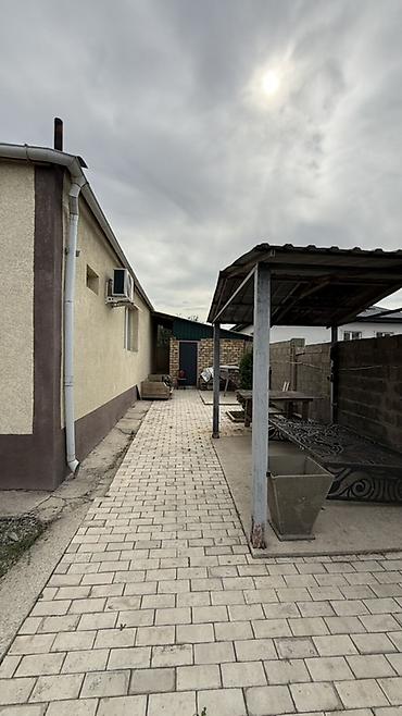 Үйлөрдү сатуу: 3 бөлмө, 120 м², 4 соток, Бишкек, Ак-Ордо 3 ж/м Менчик ээси — 3