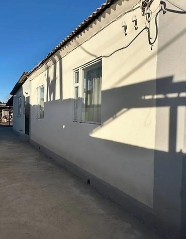 Продажа коттеджей и домов: Продаю дом 4-ком 80-кв/м² Участок: 4-сотки Район: Маевка ( ул — 15