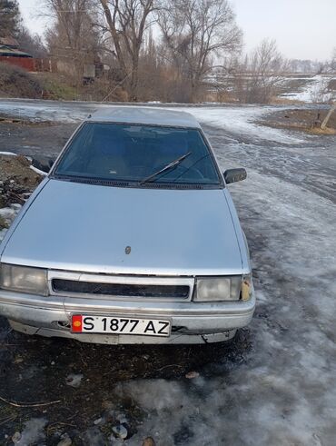 Mazda: Mazda 323: 1986 г., 1.5 л, Механика, Бензин, Седан