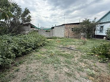 афто дом: Продается Дом (5 соток) в Токмаке рапологается по М. Горького ( за — 9
