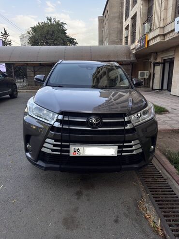 продаю внедорожник: Toyota Highlander: 2019 г., 3.5 л, Автоматические, Бензин, Внедорожник