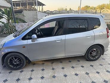 аккорд цена: Honda Fit: 2002 г., 1.4 л, Механика, Бензин, Хэтчбэк — 3