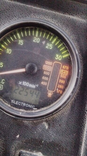 Traktorlar: Belarus 1221 traktoru - Güclü 6 silindrli dizel mühərrik - Ön çəki — 9