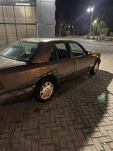 221 w221: Mercedes-Benz W124: 1993 г., 2.2 л, Механика, Бензин, Седан — 4