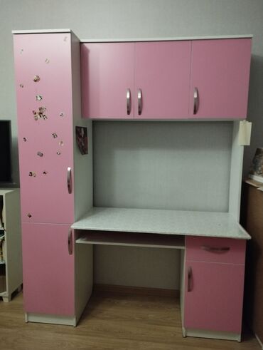 шкаф бу: Стол, цвет - Розовый, Б/у
