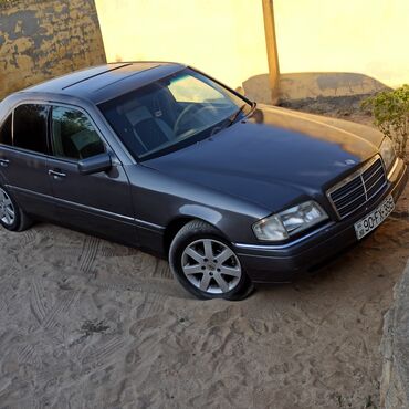 mercedes e 220: Mercedes-Benz 220: 2.2 l | 1995 il Sedan