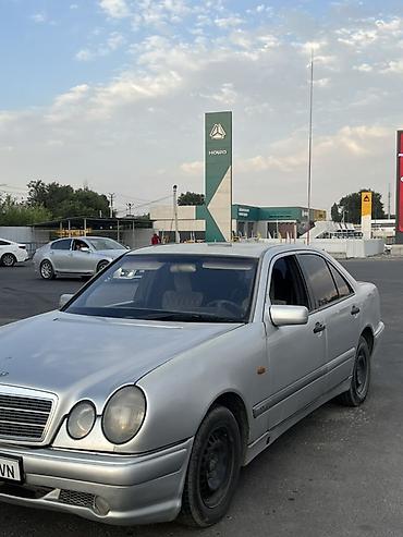 рул мерс 210: Mercedes-Benz E-Class: 1998 г., 2 л, Кол менен иштөөчү, Бензин, Седан — 4