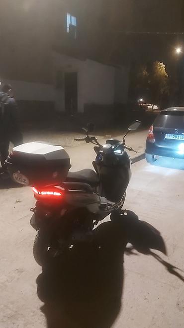 Скутеры: Макси-скутер 180 куб. см, Бензин, Б/у — 10