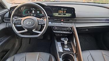 1: Hyundai Elantra: 2024 г., 1.5 л, Вариатор, Бензин, Седан — 4