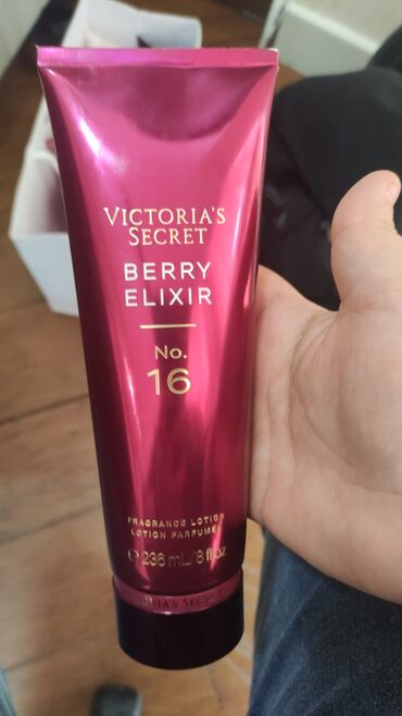 victoria secret alt giyim: Victoria Secret Məhsulları. Kremlər spreylər parfum skrablar əlaqə