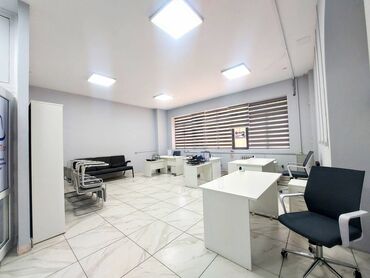 Здания: Сдаю Офис, 70 м², В жилом комплексе, 1 линия, С отдельным входом