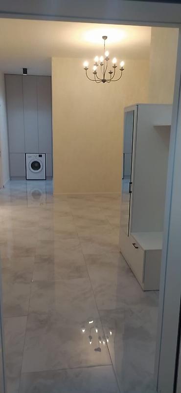Duş kabinaları, arakəsmələr: Üstü qapalı kabina, Düzbucaqlı — 8