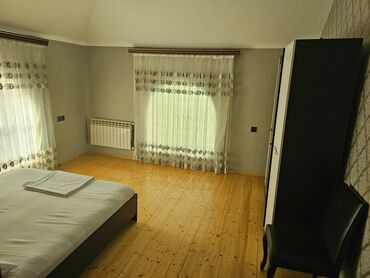 Günlük kirayə evlər: 120 kv. m, 6 otaqlı -da lalafo.az — 8 Günlük kirayə evlər: 120 kv. m, 6 otaqlı — 8