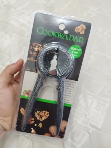 кухонный топорик: ✅орехокол "cookwadar " металлический. 
✅цена:360сом🔥