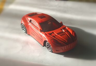 uşaq ucun maşın: Balaca Porsche markalı oyuncaq maşın. Qabı ilə birlikdə. 6,5 sm