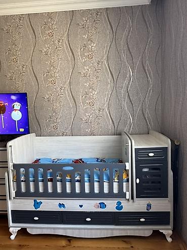 besikler: Uşaq beşiyi və komodlu transformasiya olunan model - Rəng: açıq ağac — 2