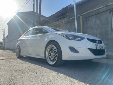 Hyundai: Hyundai Elantra: 1.8 l | 2011 il Sedan — 8