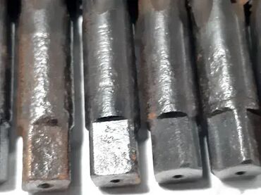 Ostali uređaji: Rucne ureznice M24 (M24x3) ureznica Cena je za komplet od tri rucne — 9