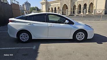Toyota: Toyota Prius: 2018 г., 1.8 л, Вариатор, Гибрид, Хэтчбэк — 3