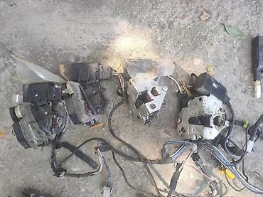 Kompletan auto u delovima: BRAVE KVAKE I CENTRALNE PODIZAČI BMW E34 I DELOVI | Bmw e34 2.0 — 3