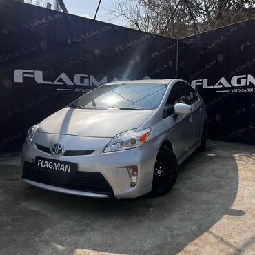 Toyota: Toyota Prius: 2015 г., 1.8 л, Автомат, Гибрид, Хэтчбэк