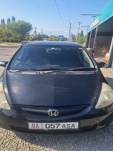 срочно в связи с переездом: Honda Fit: 2005 г., 1.3 л, Вариатор, Бензин, Хэтчбэк