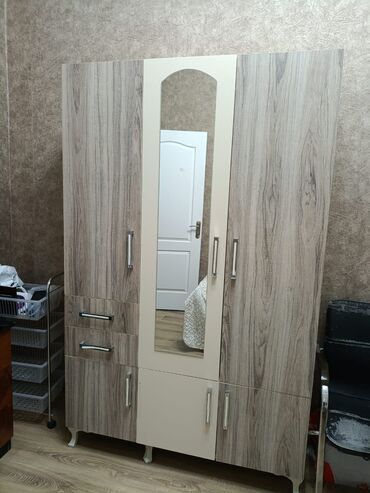 Uzunmüddətli kirayə mənzillər: Kirayə mənzil – şəhər mənzərəsi ilə - Plan: işıqlı otaq, ayrıca — 9