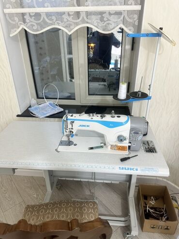 ayfon 8 plus ikinci el: Tikiş maşını Jack, Elektromexaniki