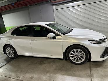 byd han: Toyota Camry: 2021 г., 2.5 л, Автомат, Бензин, Седан — 2
