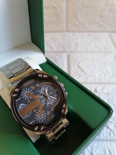 Ručni satovi: Cena:2900din (Samo sat) 
3300din (Sat sa kutijom) — 16
