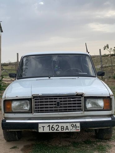 авто фит продаю: Автомобиль ВАЗ-2107 белого цвета срочно инженер обмен интересует