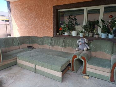 мебель мягкая бу: Угловой диван, цвет - Зеленый, Б/у