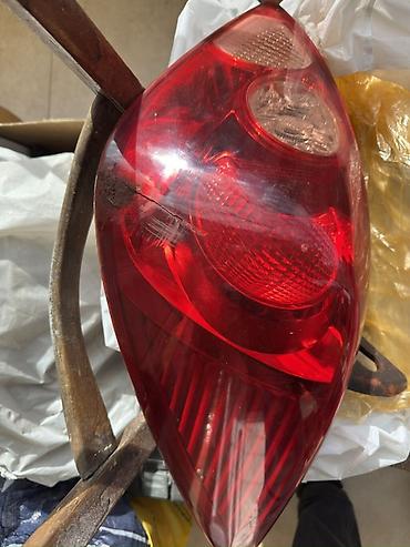 arxa most: Nissan Tiida arxa sağ stop fənəri (2006–2011, hatchback) - Orijinal — 1