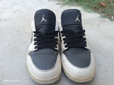 б у мужская спортивная обувь: Мужские кроссовки, 40, Air Jordan, Б/у, цвет - Черный, Самовывоз