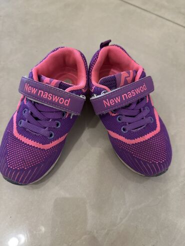 Детская обувь: Кроссовки для девочки 👧🏻, размер 27
