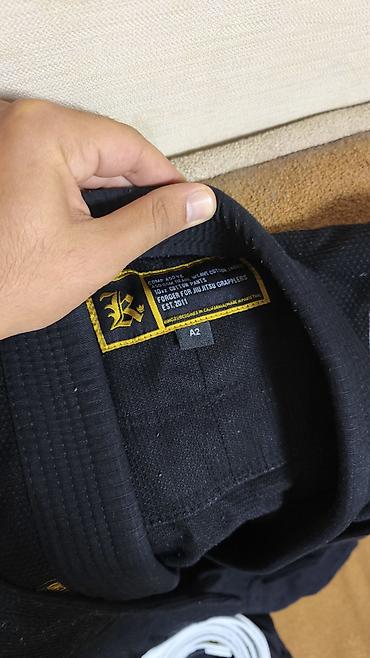 спорт: Kingz BJJ kimanosu.Cəmi 4 məşq geyinilib,hər dəfəsində də yuyulub.Yeni — 5