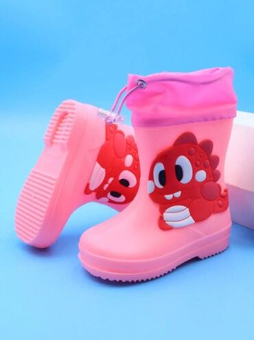 Čizme: Cena:2000din Dostupni — 2