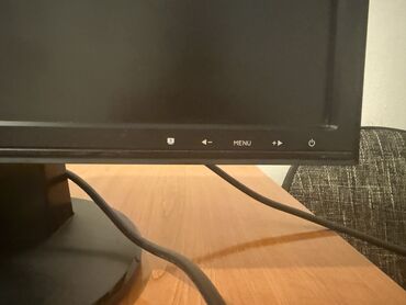 Monitori: ASUS monitor 19" Model: VW193 Version: VW193D-8 Proizvodnja July 2008 — 11