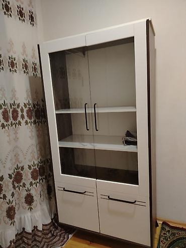 Dolablar: Şkaf-vitrin - Material: ağ və ağ-qəhvəyi rəngdə laminat/MDF korpus — 3